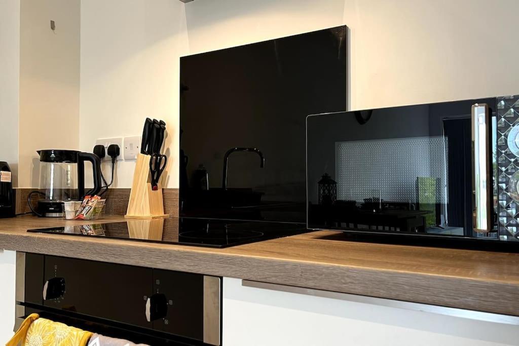 Modern 1 Bedroom Serviced Apartment - Near City Centre Doncaster Exteriör bild